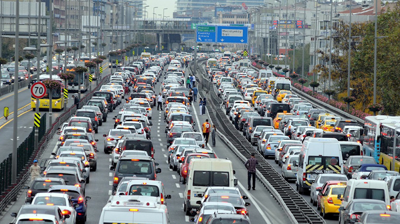 BİR OTO KURTARICIDAN YOĞUN TRAFİKTE ARAÇ KULLANIMI İÇİN *KURTARAN EXPRESS* ÖNERİLER